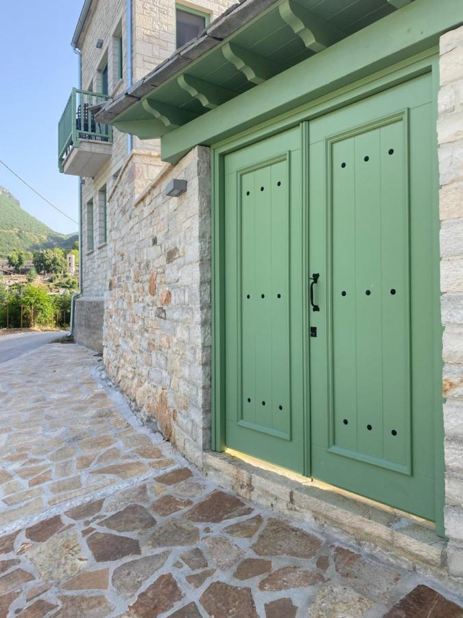 Aristi Boutique Stonehouse With Attic Appartement Buitenkant foto