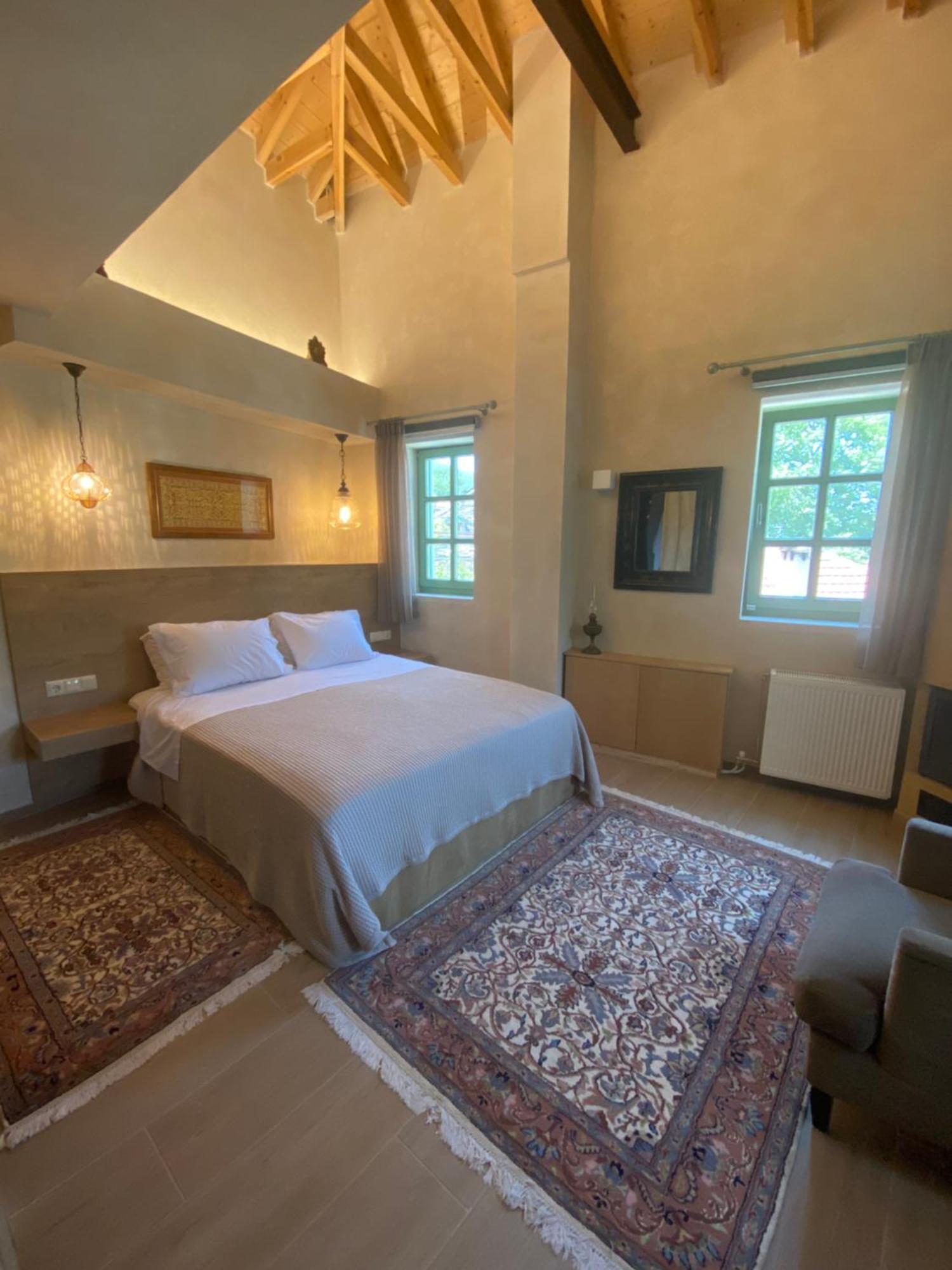 Aristi Boutique Stonehouse With Attic Appartement Buitenkant foto