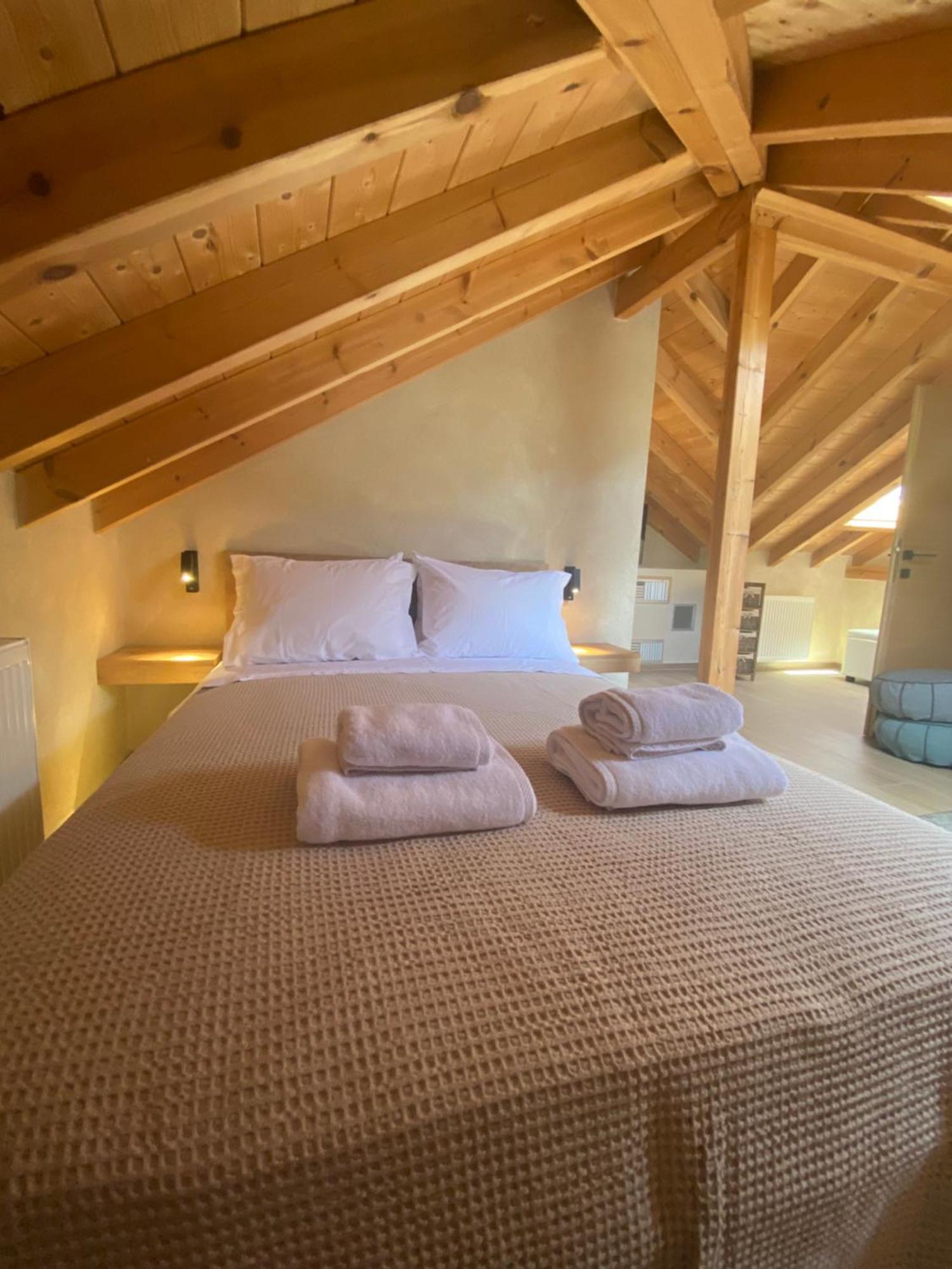 Aristi Boutique Stonehouse With Attic Appartement Buitenkant foto