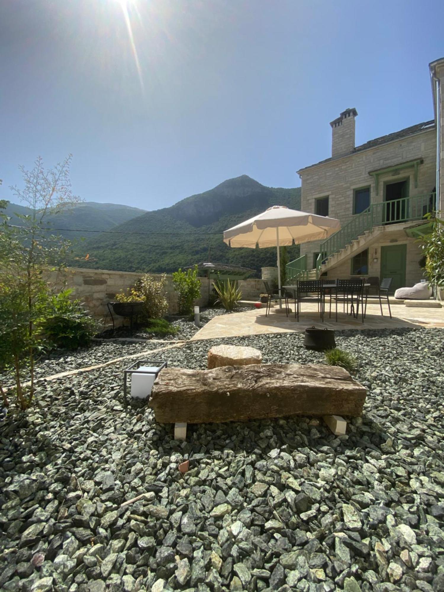 Aristi Boutique Stonehouse With Attic Appartement Buitenkant foto