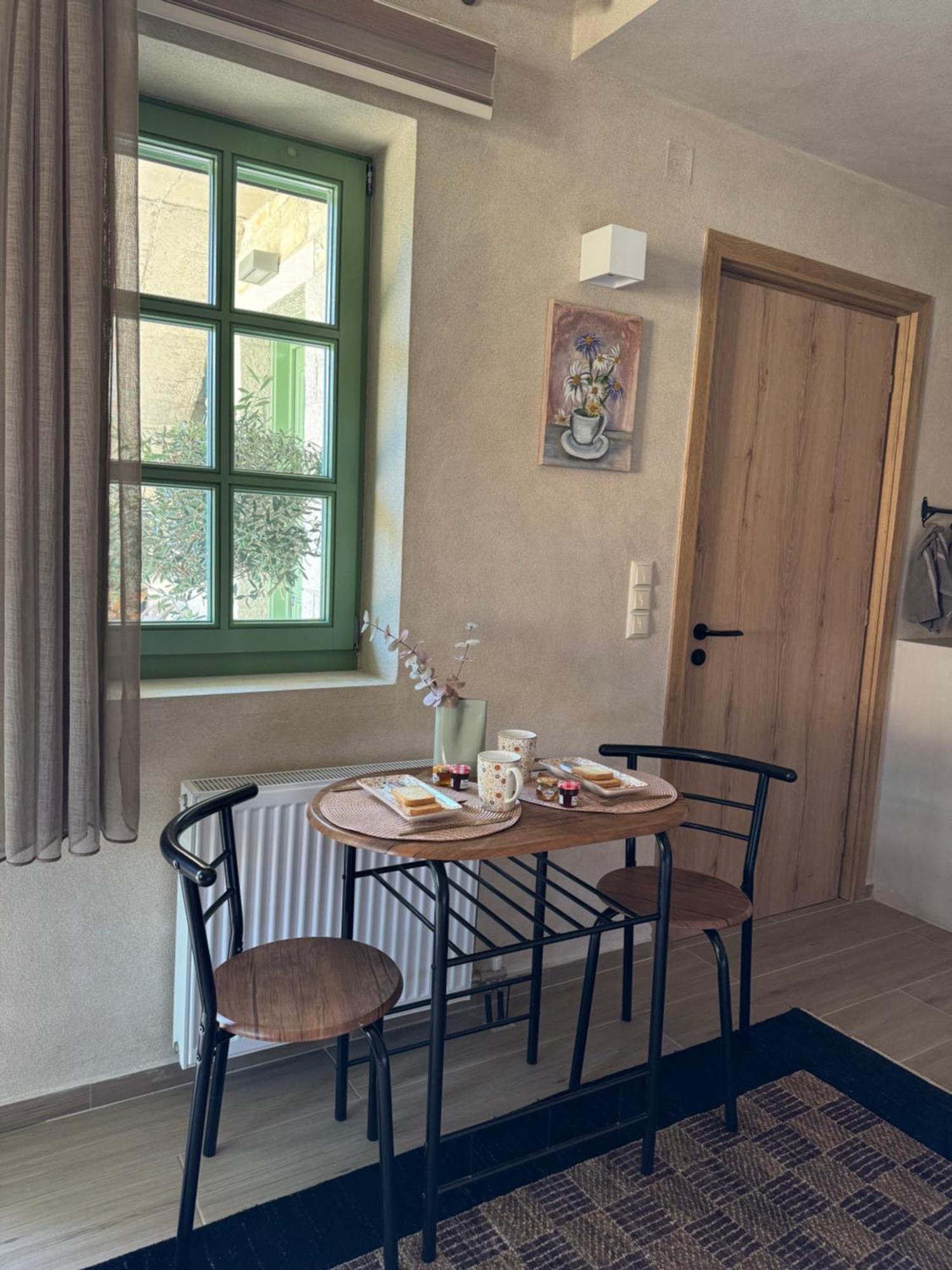 Aristi Boutique Stonehouse With Attic Appartement Buitenkant foto