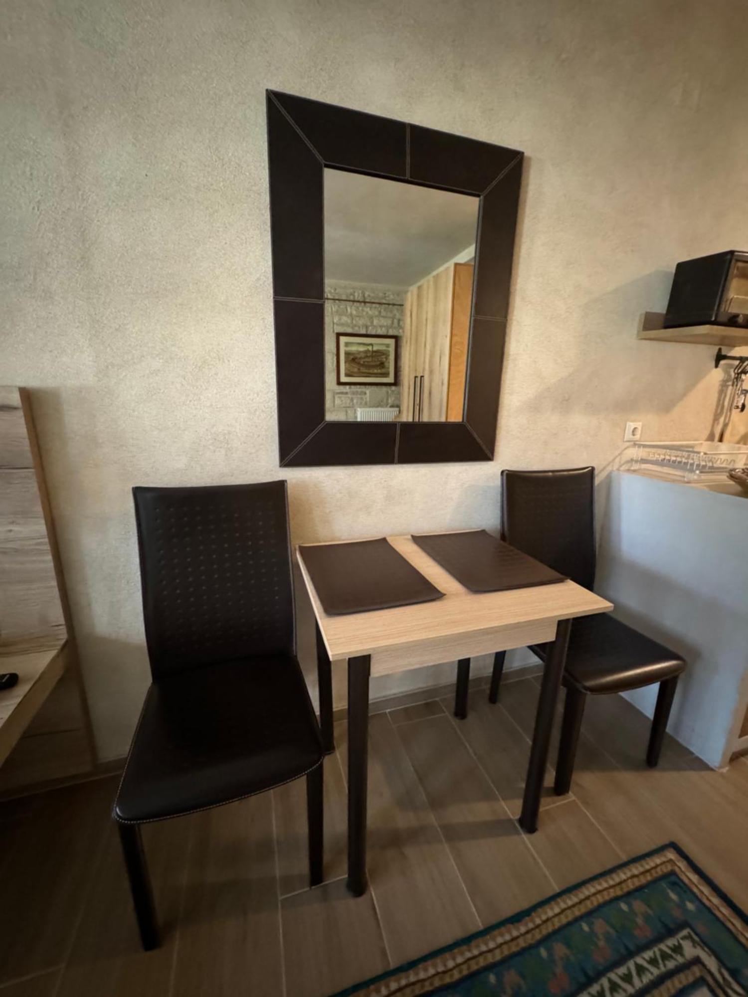 Aristi Boutique Stonehouse With Attic Appartement Buitenkant foto