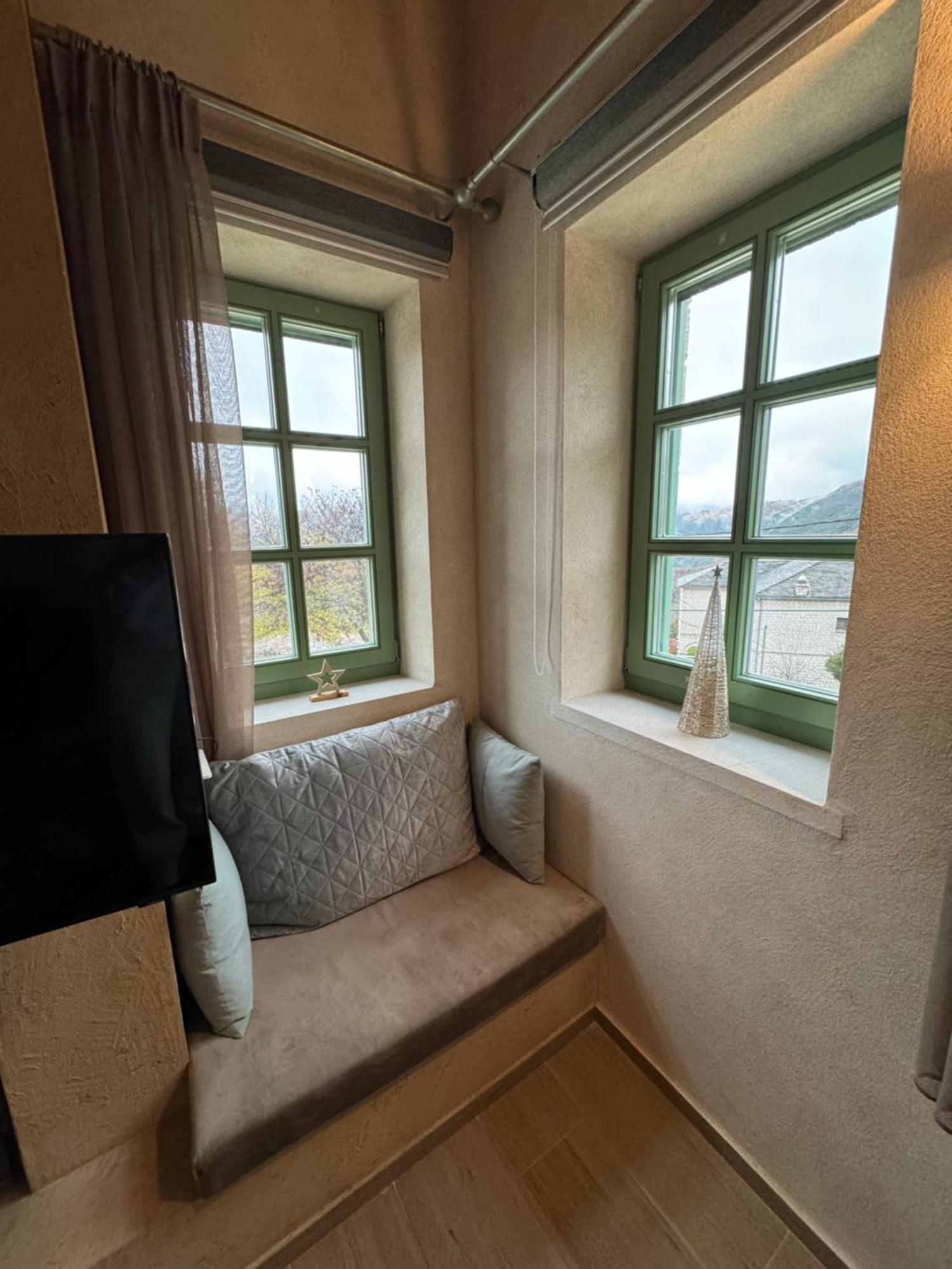 Aristi Boutique Stonehouse With Attic Appartement Buitenkant foto