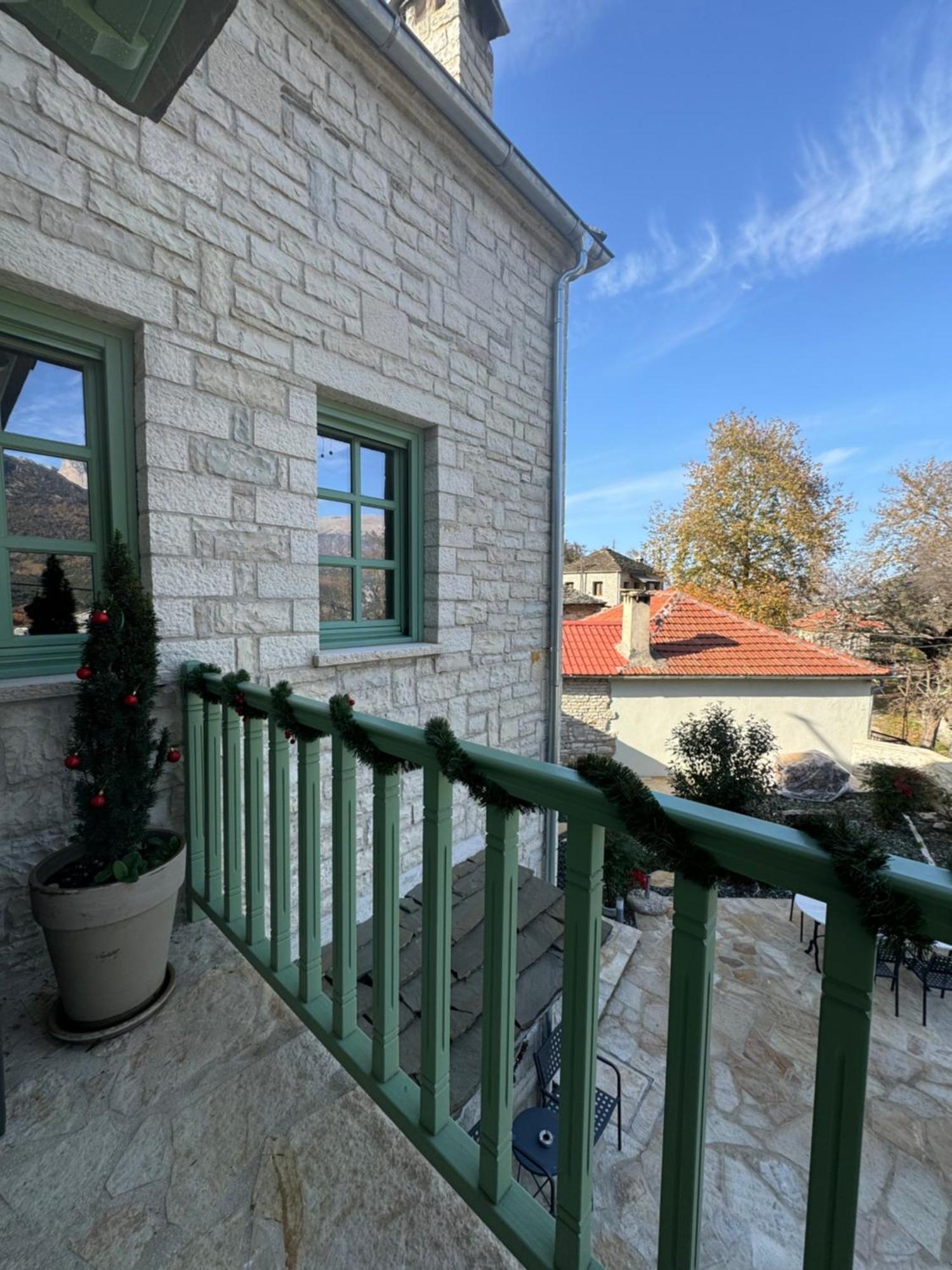 Aristi Boutique Stonehouse With Attic Appartement Buitenkant foto