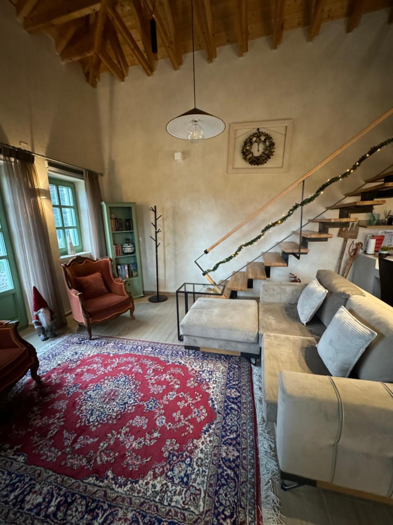 Aristi Boutique Stonehouse With Attic Appartement Buitenkant foto