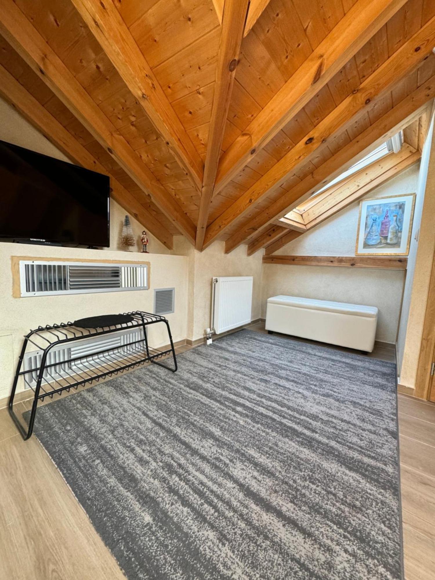 Aristi Boutique Stonehouse With Attic Appartement Buitenkant foto